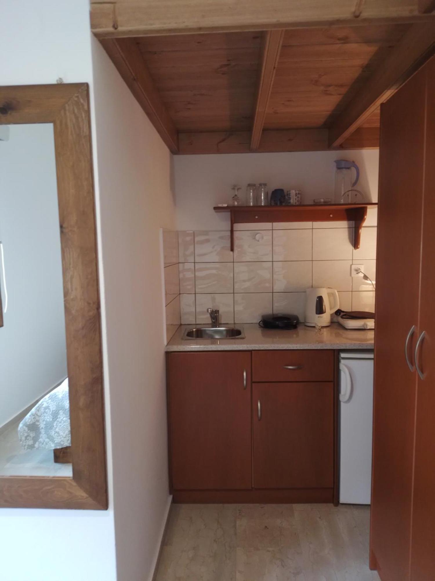Appartamento Manolakis Pizanias Emborios Esterno foto